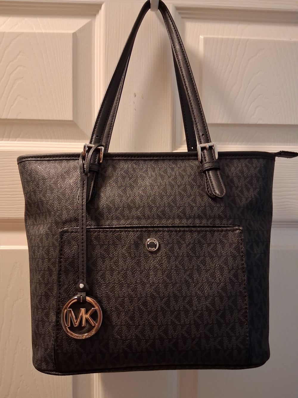 Michael Kors Logo Black Tote Bag - Stylish Everyday Carry